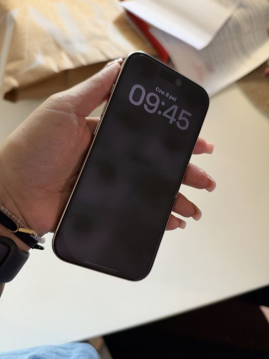 iPhone 16pro 92% baterii