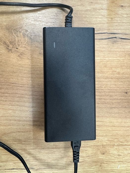 Carregador bike eléctrica e trotinete 54.6v  plug femea