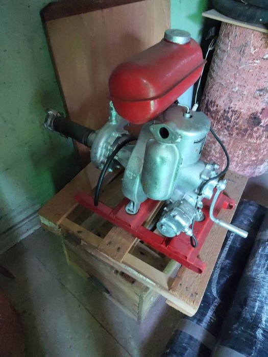 Бензиновая мотопомпа