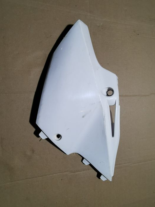Yamaha yz 125 osłona owiewka tył prawa boczna panel