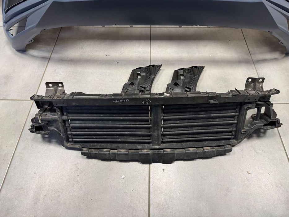 volvo xc60 ii 17- zderzak atrapa przód 31425160