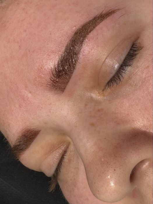 Makijaż permanentny brwi ombre brows metoda pudrowa