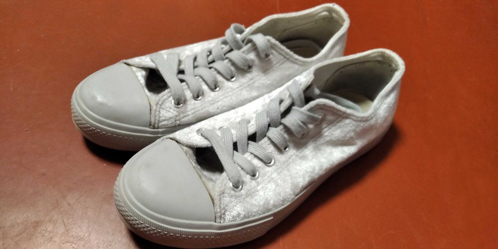 Оксамитові кеди р.38, сланці р.39