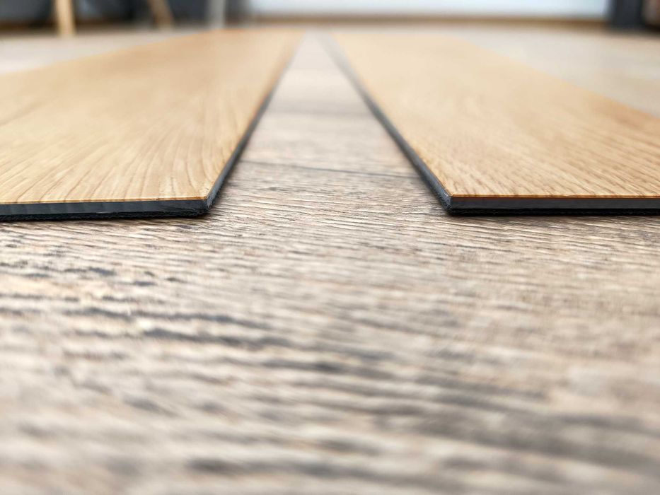 Panele LVT AMBER OAK klejone do podłoża z podkładem 181m2 II gatunek
