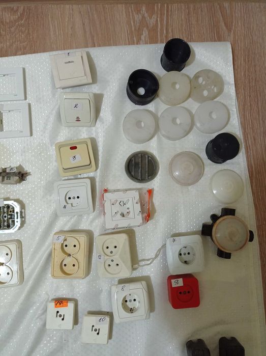 Розетка.Подрозетник.Включатель.Пробка.Автомат.Рамка.