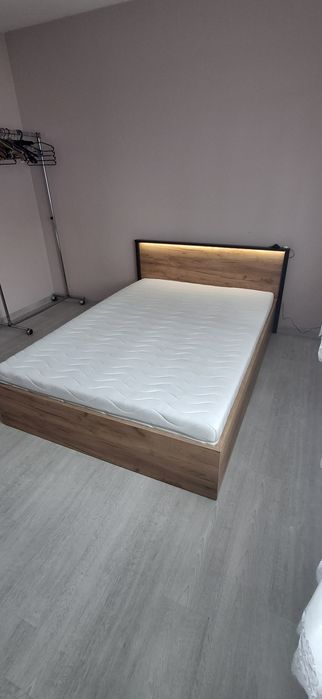 Łóżko podświetlane