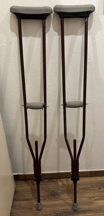 Костыли новые мочеприемник