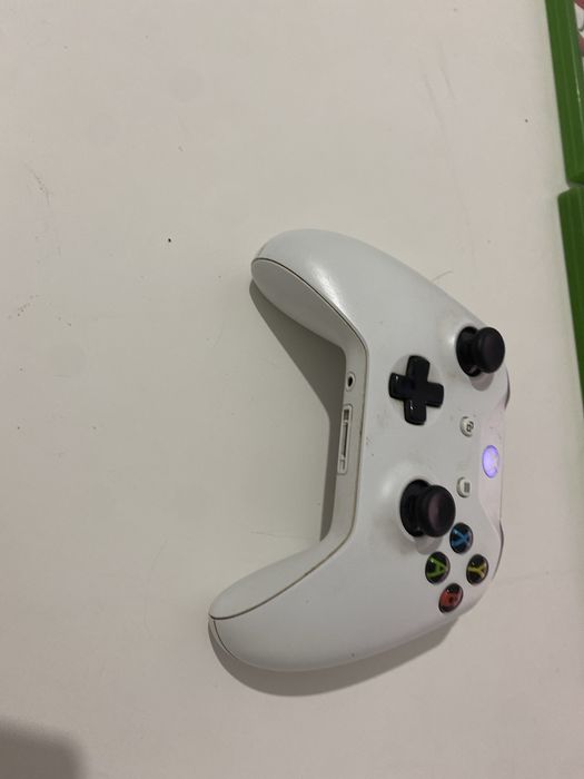 Xbox one s edicao expecial militar com 3 jogos e 1 comando