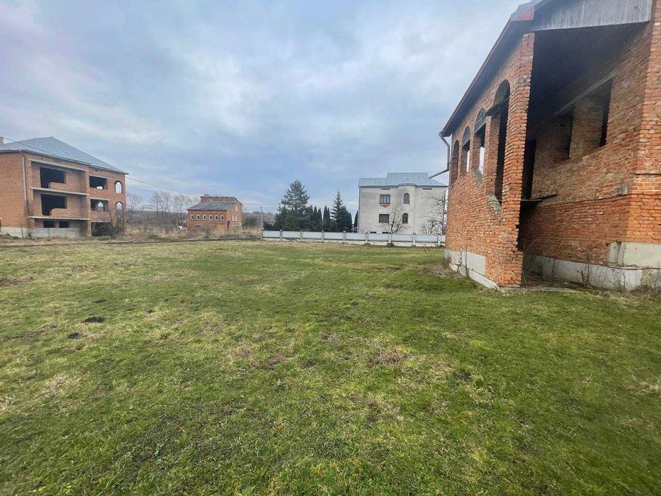 Продається будинок з гаражем біля Мостиськ