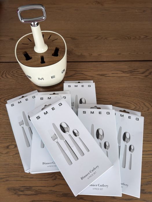 Faqueiro 6 pessoas SMEG