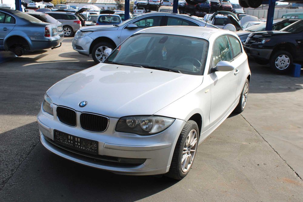 BMW Seria 1 E81 116i Maska Drzwi Klapa 354