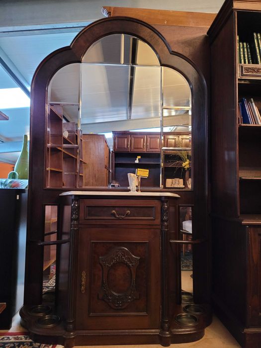 Consola em madeira tampo em pedra e grande espelho - Bom estad