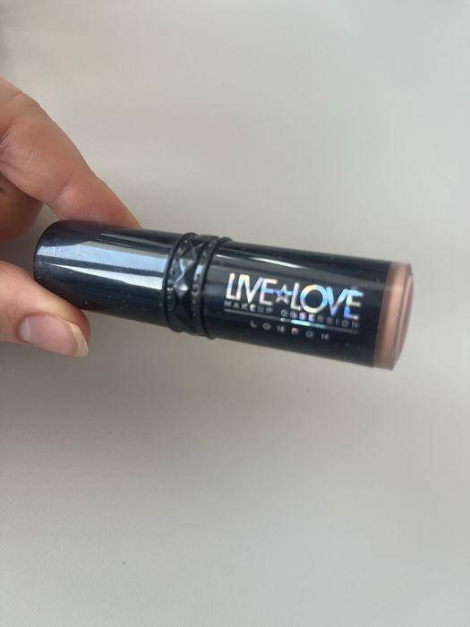 Pomadka do ust live love London nude