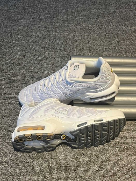 Air Max TN Plus White R.40