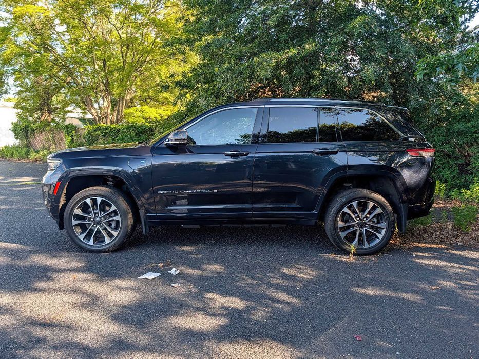 Jeep Grand Cherokee 4xe Hybrid      2024