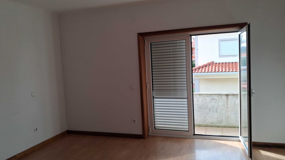 Arrenda-se moradia T3 em Fradelos V.N. de Famalicão