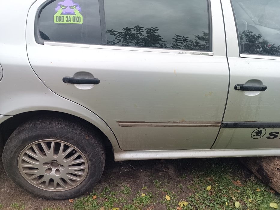 Стекла шкода тур.