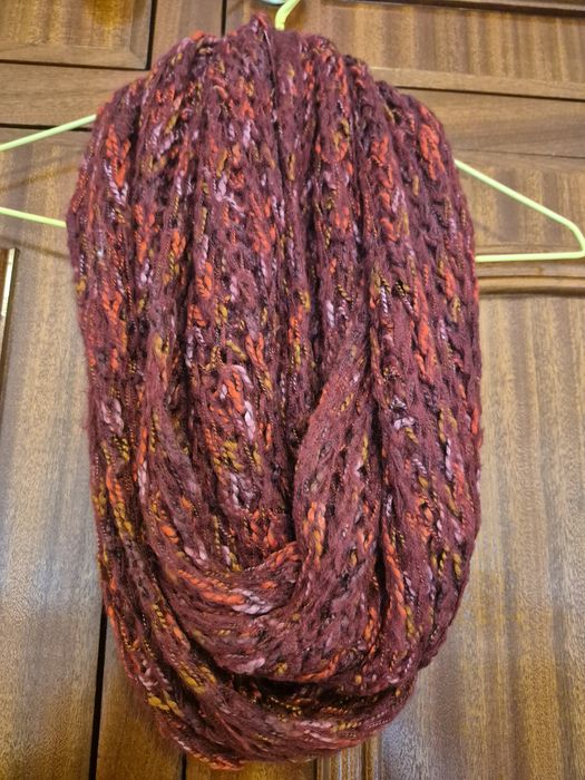 Gola  / cachecol em tons de bordeuax