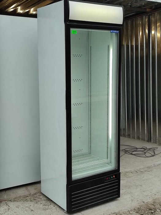 Вітрина холодильна Шафа Витрина холодильная Шкаф Вітрини Холодильник