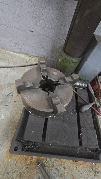 Maquina de desempenar jantes e rectificar discos de travões ATEK KONIG 24" (Nova)