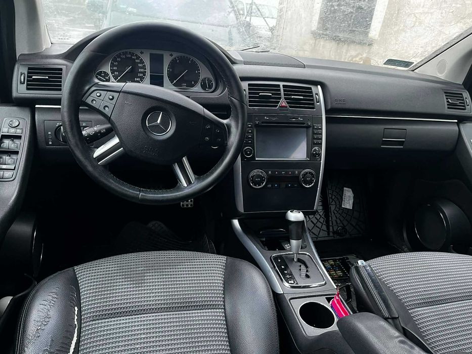 mercedes B180 na części