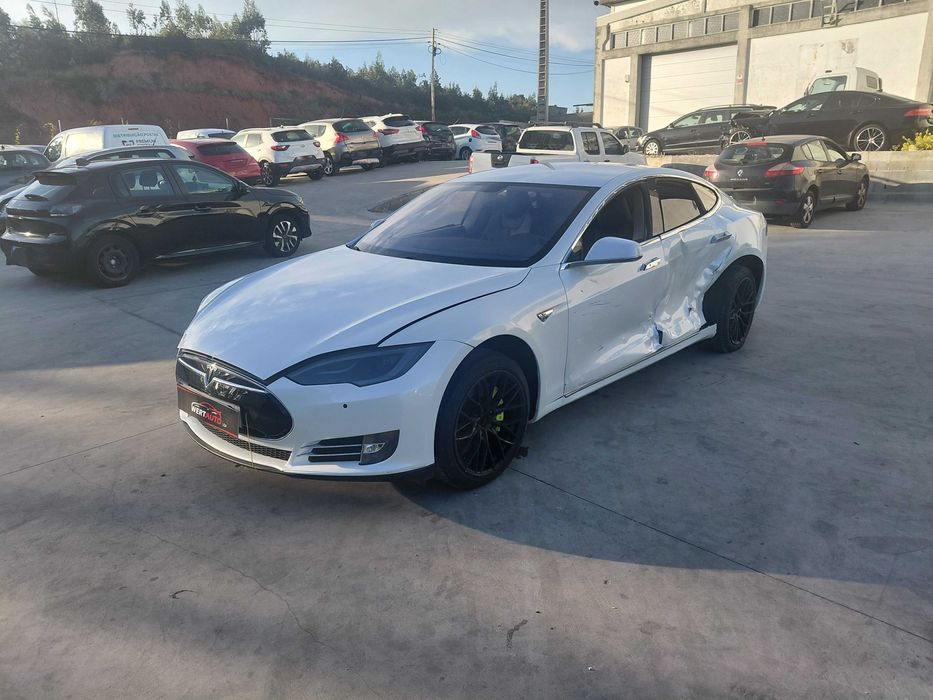 Tesla Model S 85  2013