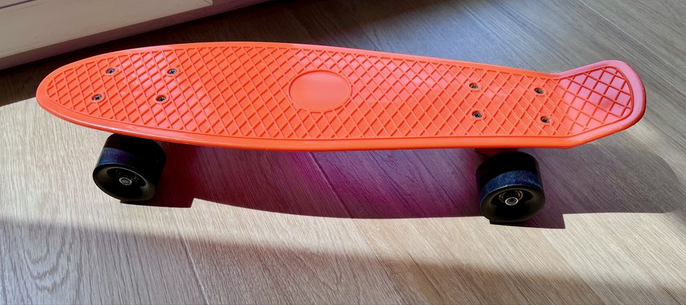 Deskorolka dziecięca fiszka Decathlon pomarańczowa długość 55,8 cm (22" cale)
