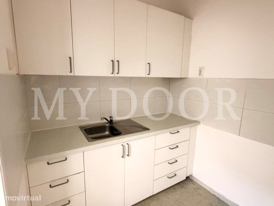 Apartamento T1 em Moscavide - Muita luz solar - Central