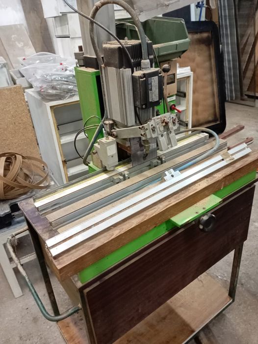 Máquina de furar dobradiças para móveis TGV