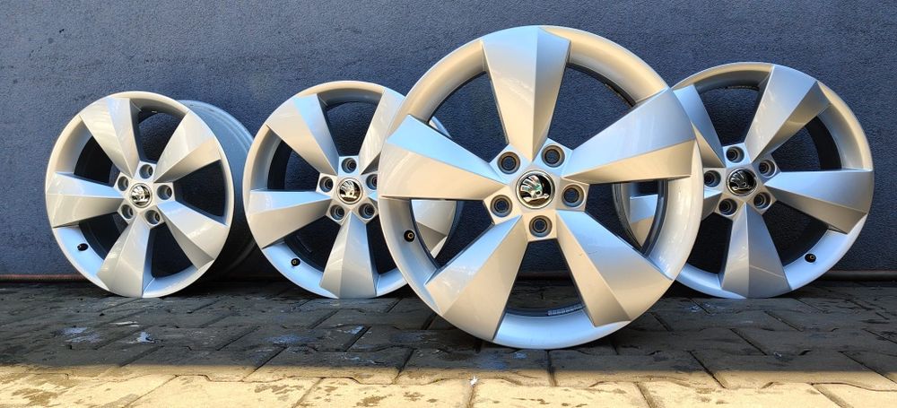 17 5x112 SKODA oryginalne jak Nowe