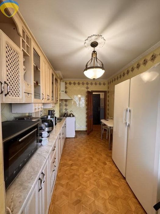 Продам 3 кімнатну квартиру на Таїрова