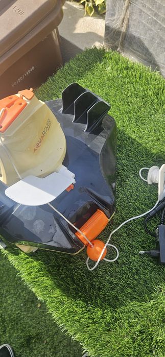 Robot aspirador limpa fundos
