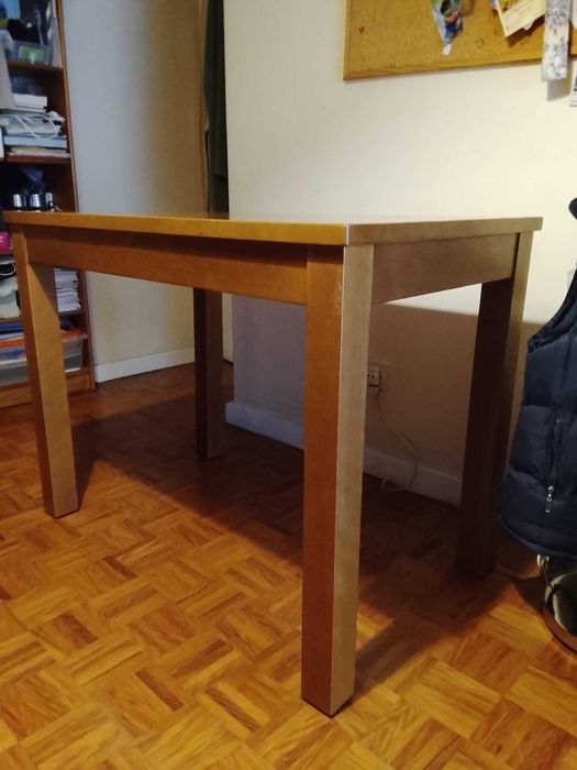 Mesa em excelente estado – pronta a usar
