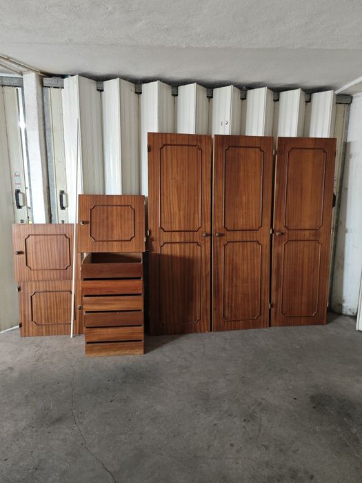 Roupeiro 3 portas grandes, 3 pequenas, 6 gavetas e varão