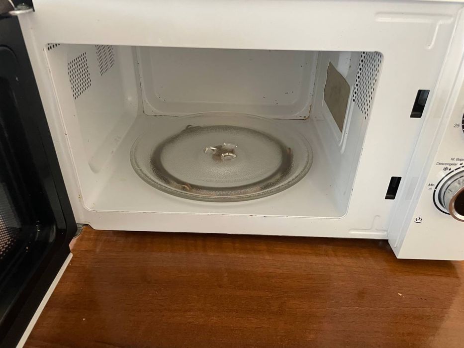 Micro-ondas Jocel 20 l, 700 W