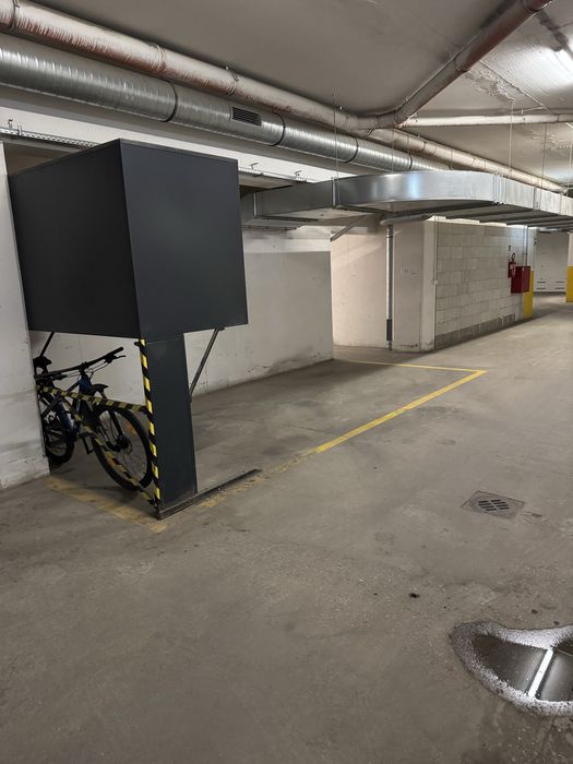 Wynajmę miejsca postojowe