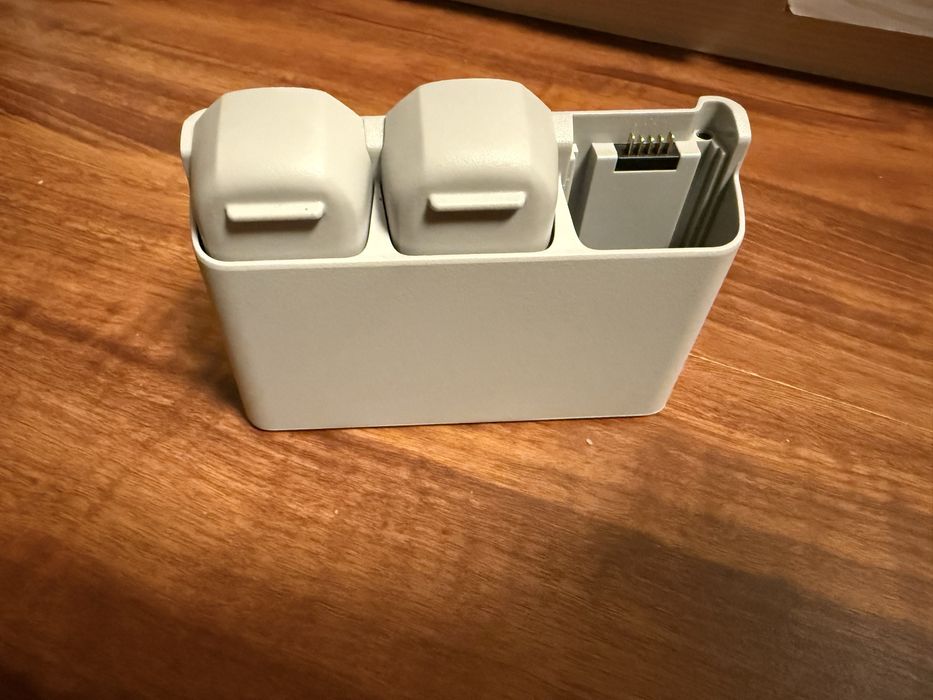 DJI Neo Hub + 2 baterie mało używane, jak NOWE