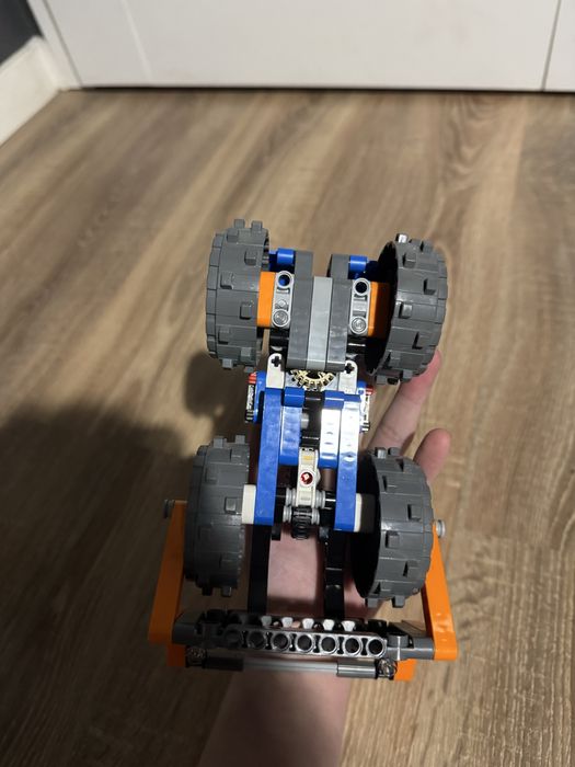 LEGO Technic 42071 Spycharka
