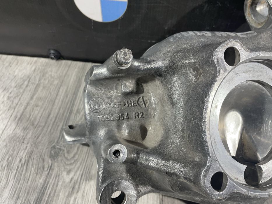 Цапфа передня права BMW E39 M51 Код:1681