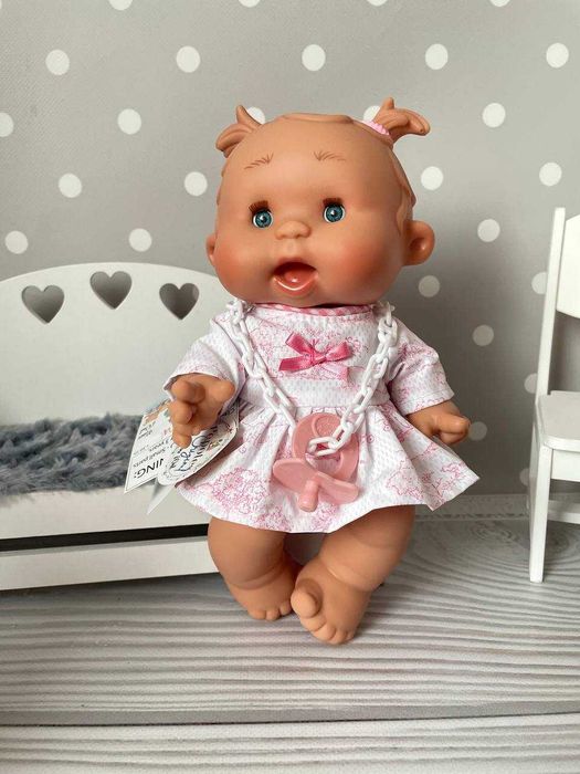 Пупсы ванильные Нинес пупс ванільний закриває очі Nines d'Onil 26 см