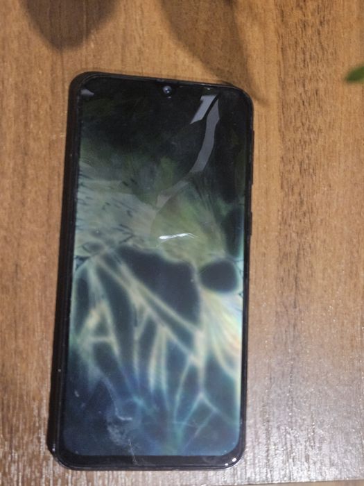 Продам Samsung a40