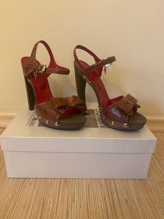 Туфли Cesare Paciotti женские