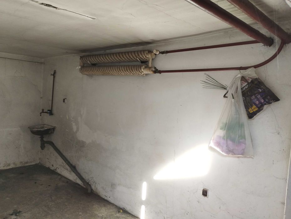 Naczelnik I Urzędu Skarbowego w Katowicach - Garaż nr 14 Tysiąclecia 86 "B" - Widok 5