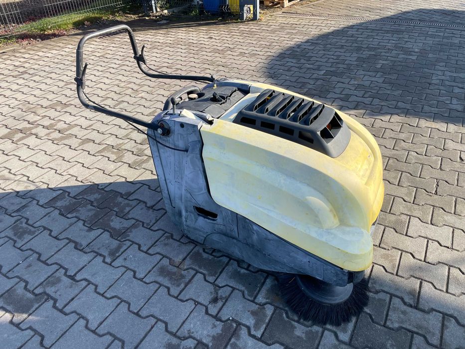 Zamiatarka spalinowa KARCHER KM75/40 W , DEFEKT