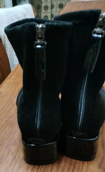 Botas de camursa com elastanp