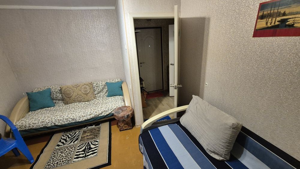 Сдам гостинку в районе большой Таврии, до лета