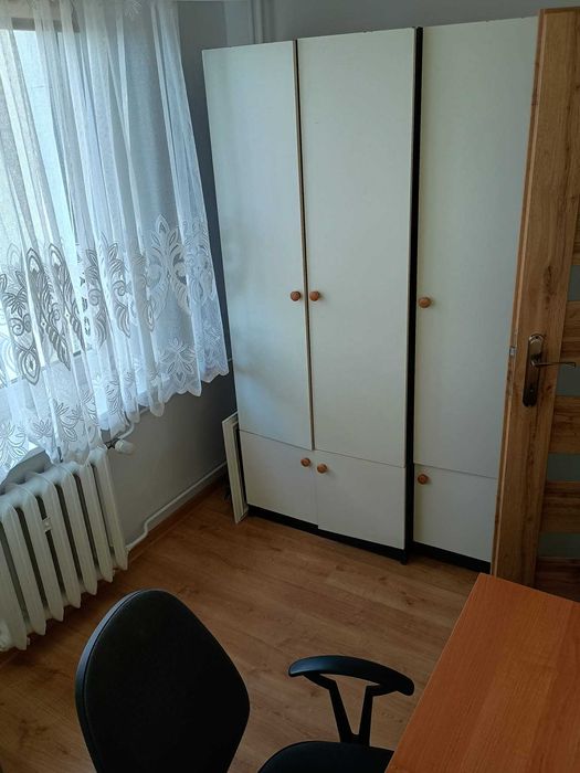 Pokój w mieszkaniu w pobliżu galerii Nowy Świat i WSIZ