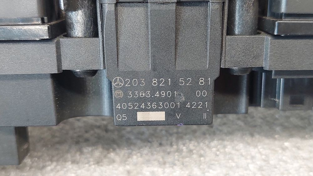 Botão / interruptor 4 piscas MERCEDES-BENZ Classe C Carrinha (S203)