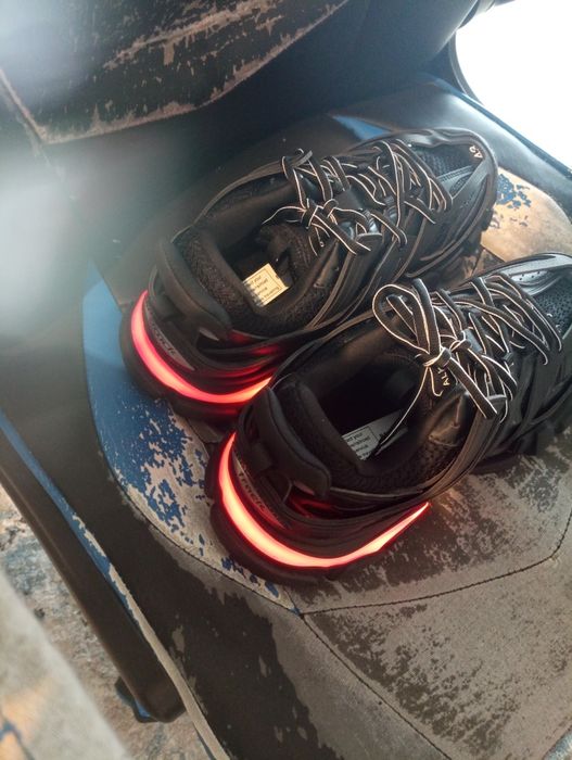 Buty Balenciaga tracks led