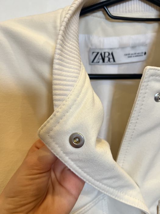 Молочний Бомбер Zara